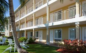 Sunshine Suites Grand Cayman 4*